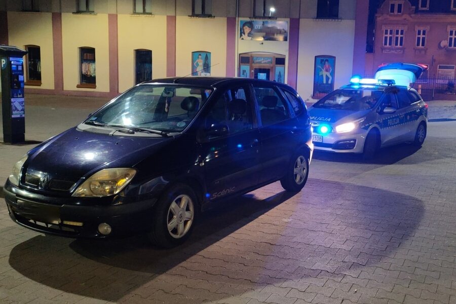 Kierowca zatrzymany na ul. Surzyńskiego w Kościanie miał 2,2 promila alkoholu w wydychanym powietrzu.