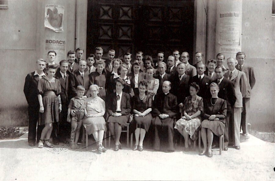 Absolwenci i nauczyciele Gimnazjum, 1946