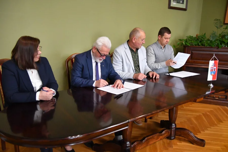 To ostatnia umowa zawierana przez władze Powiatu Kościańskiego w tej kadencji.