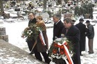 27 stycznia 2005 - 60. rocznica wyparcia z Kościana Niemców przez Armię Czerwoną. Kwiaty na mauzoleum składają władze samorządowe miasta i poseł na Sejm RP