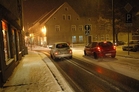 Kościan, 30 grudnia. Służby drogowe nie sprostały pogodzie. Wszystkie drogi w centrum miasta były oblodzone przez prawie cały dzień.
<br> Fot. Bogdan Ludowicz

