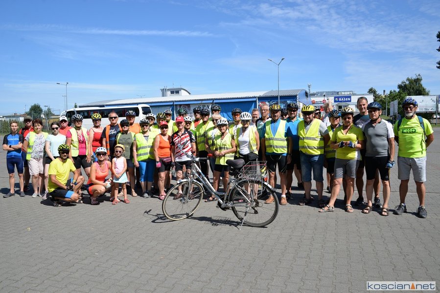 W najdłuższą trasę z Kościana wyruszyło ponad 40 rowerzystów 