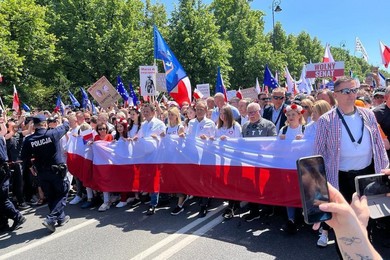 Kościaniacy na Marszu Wolności w Warszawie
