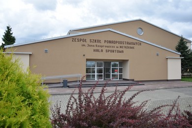Sala sportowa w Nietążkowie ma nową elewację 