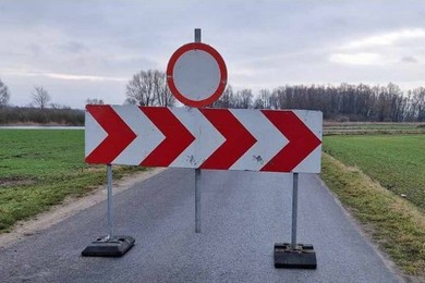 Zamknięto drogę Kościan-Nielęgowo. „Andrzejówka” pod wodą