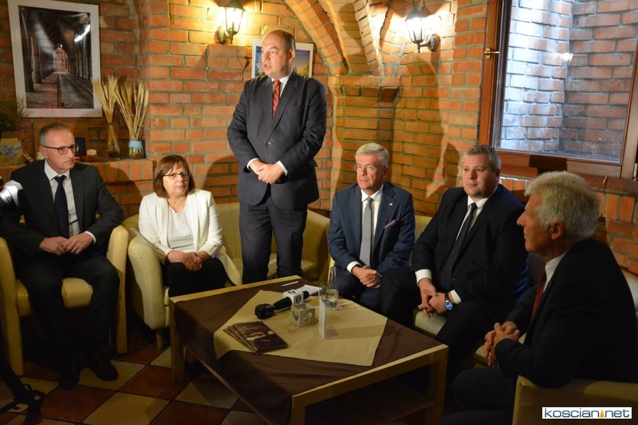 Spotkanie otwarł poseł Jan Dziedziczak. 