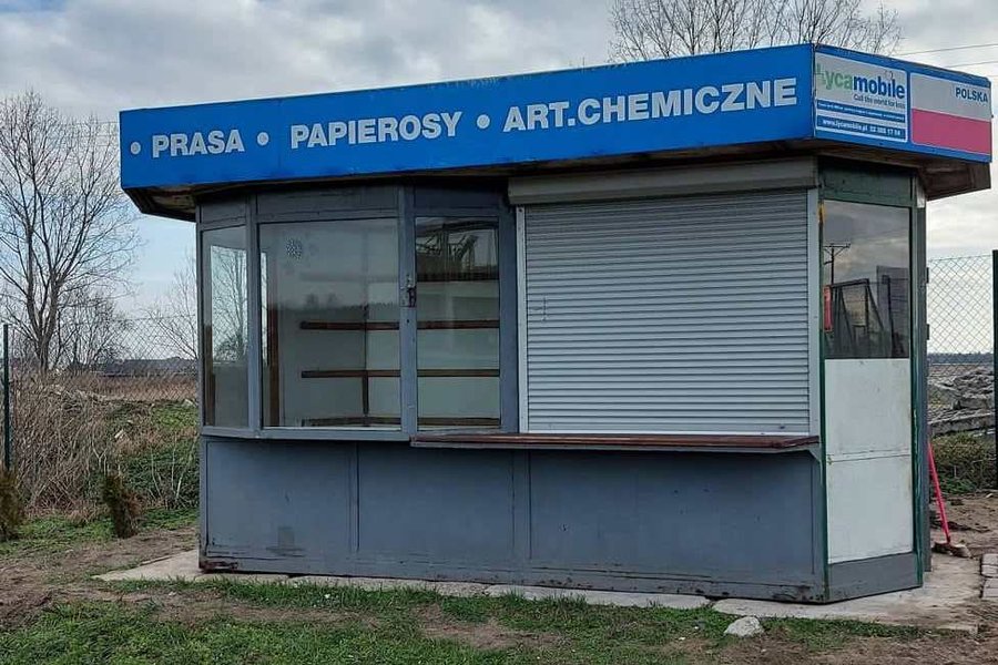 Kiosk stoi na terenie wydzierżawionym od wodociągów.