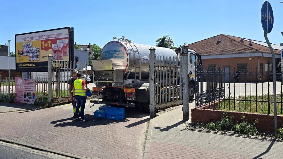 Na czas prac podstawiono dwie cysterny z wodą oraz rozdawano wodę pitną w workach. 