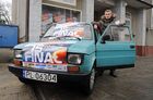 30 stycznia 2007. Damian Sworacki odbiera w KOK główną nagrodę loterii kościańskiego sztabu Wielkiej Orkiestry Świątecznej Pomocy – Fiata 126p. Bryka z dobrego rocznika (1994) trafiła do dziewiętnastoletniego mieszkańca Racotu