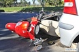 Motorowerem w auto