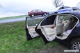 Dachował mercedes 