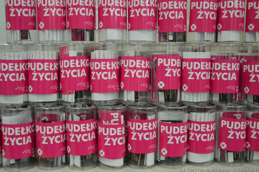 Pudełka życia łódzkiego Caritasu