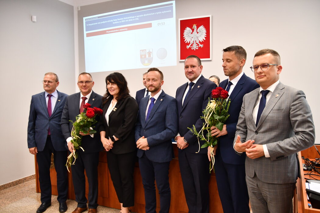 Członkowie zarządu powiatu, skarbnik i przewodniczący rady 