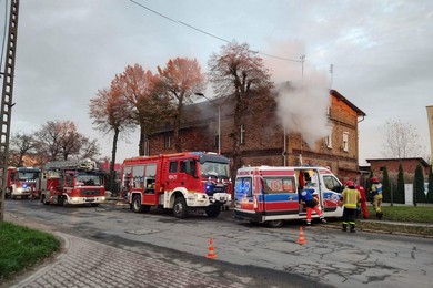 Pożar w mieszkaniu na piętrze