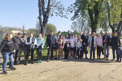 W Dzień Ziemi sprzątali rodzinne miasto 