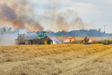 Paliła się słoma i zboże na pniu