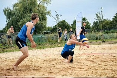 Deszczowy turniej siatkówki plażowej