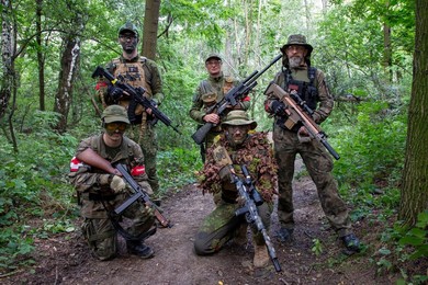 Gra terenowa nawiązująca do II wojny światowej