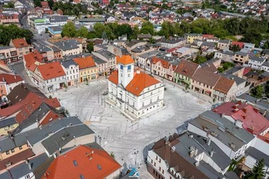 Parkowanie na Rynku w sobotnie przedpołudnie będzie płatne 