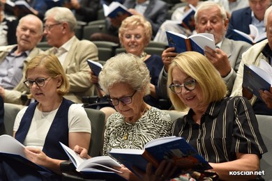 Promocja książki o kościańskim liceum