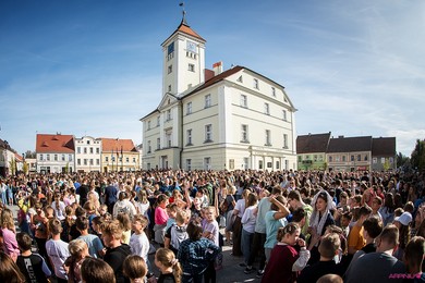 Pamiątkowe zdjęcie młodych kościaniaków