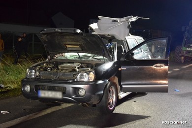 Dwie osoby w szpitalu po zderzeniu samochodu z ciągnikiem