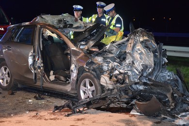 Wypadek po kolizji. Dwie osoby w szpitalu