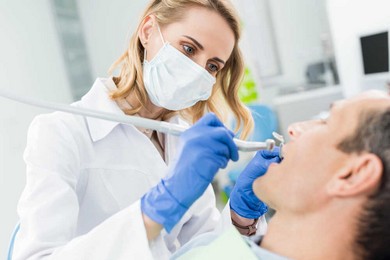 Endodoncja, czyli leczenie kanałowe - kiedy jest konieczne i jak przebiega?