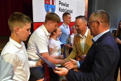 Powiat nagrodził sportowców i trenerów